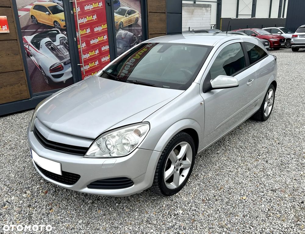 Opel Astra III GTC 1.7 CDTI Cosmo - 2
