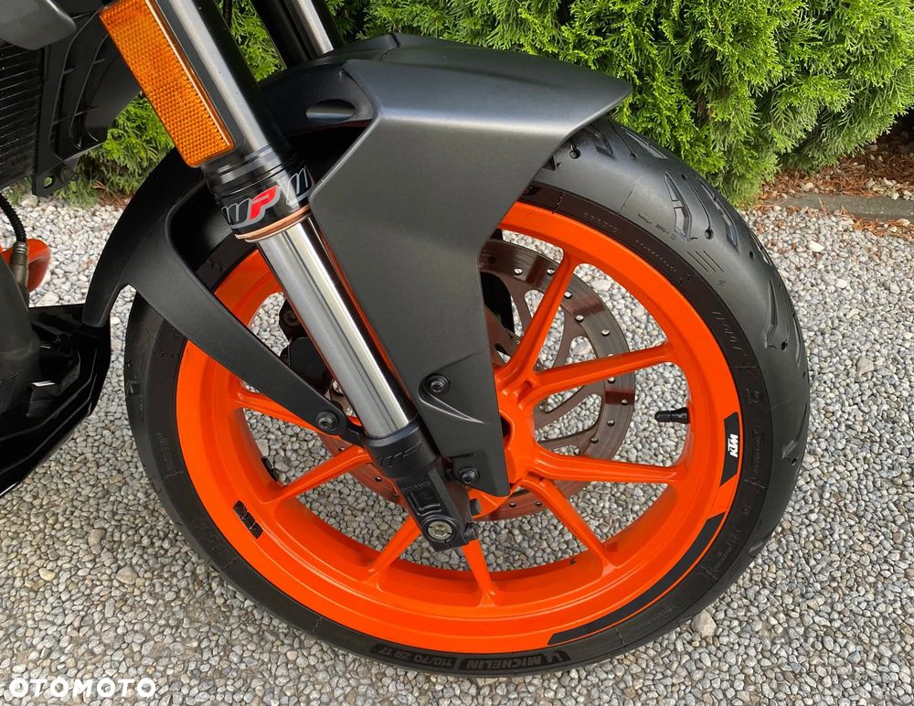 KTM Duke 125 - 21