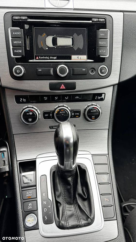 Volkswagen Passat 2.0 TDI Comfortline DSG - 23