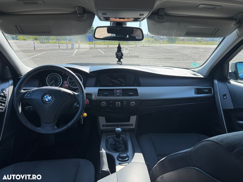 BMW Seria 5 520d Touring - 16
