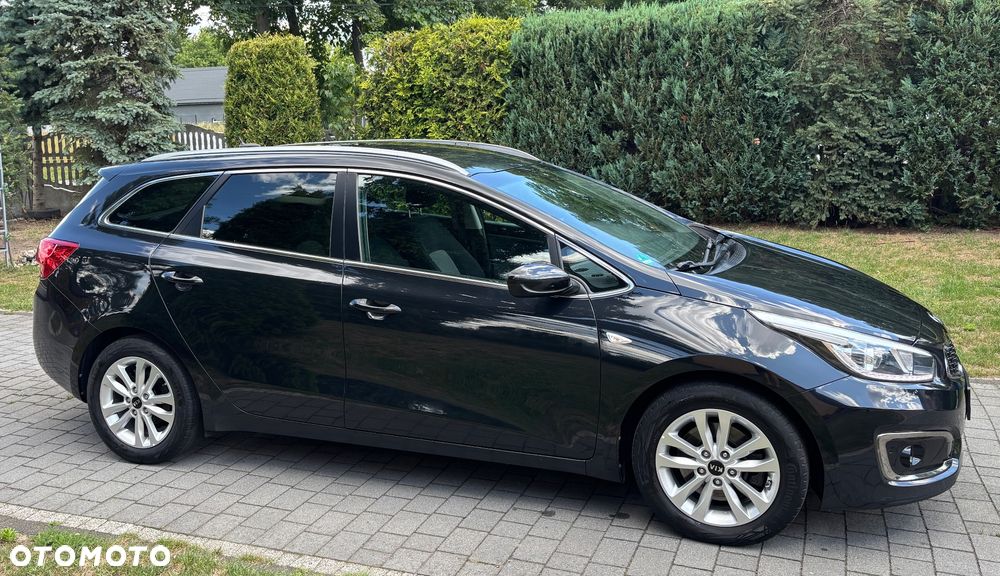 Kia Ceed 1.6 CRDi 136 ISG Dream-Team Edition - 24