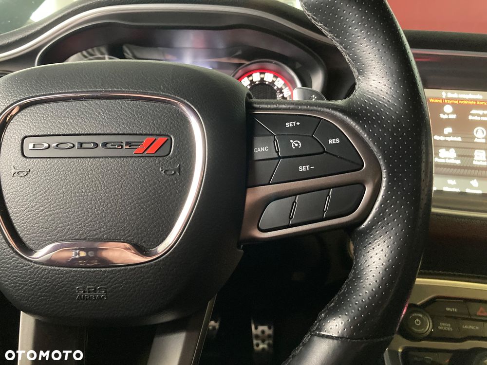 Dodge Challenger 6.4 Scat Pack - 28