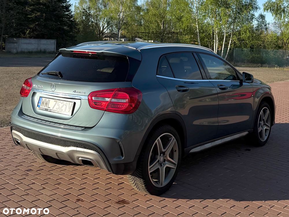 Mercedes-Benz GLA 250 4Matic 7G-DCT AMG Line - 2