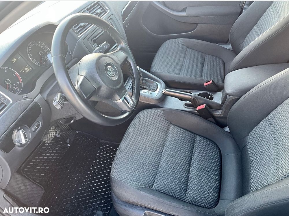 Volkswagen Jetta 1.6 TDI CR DPF DSG Trendline - 6