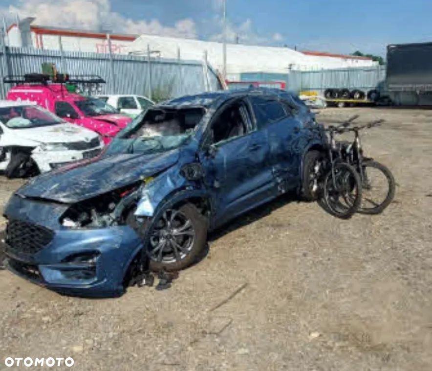 Ford Kuga 2.5P PHEV FWD ST-Line X - 6