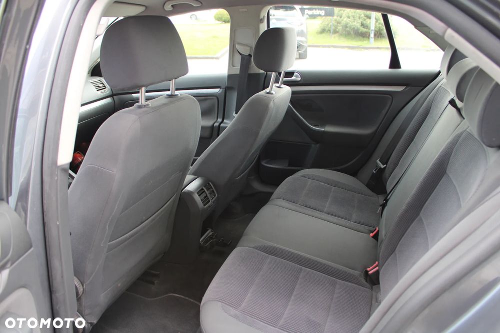 Volkswagen Jetta 1.9 TDI Comfortline - 12