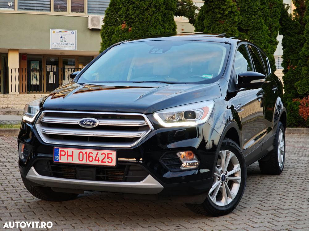 Ford Kuga 2.0 TDCi Powershift 4WD Titanium - 4