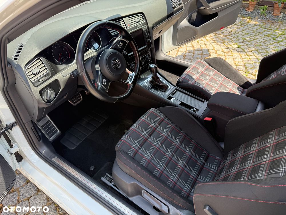 Volkswagen Golf GTI Performance BlueMotion Technology DSG - 19