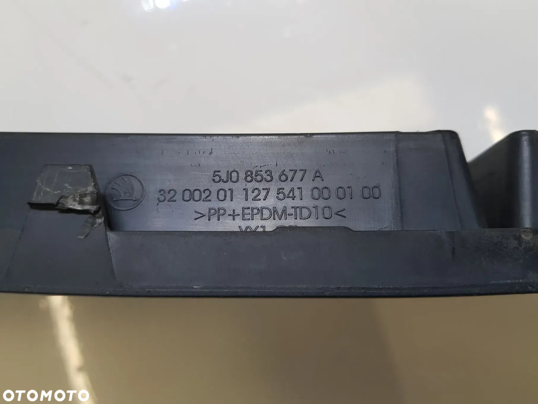 KRATKA ŚRODKOWA ZDERZAKA PRZEDNIEGO SKODA FABIA II ROOMSTER LIFT 5J0853677A - 5