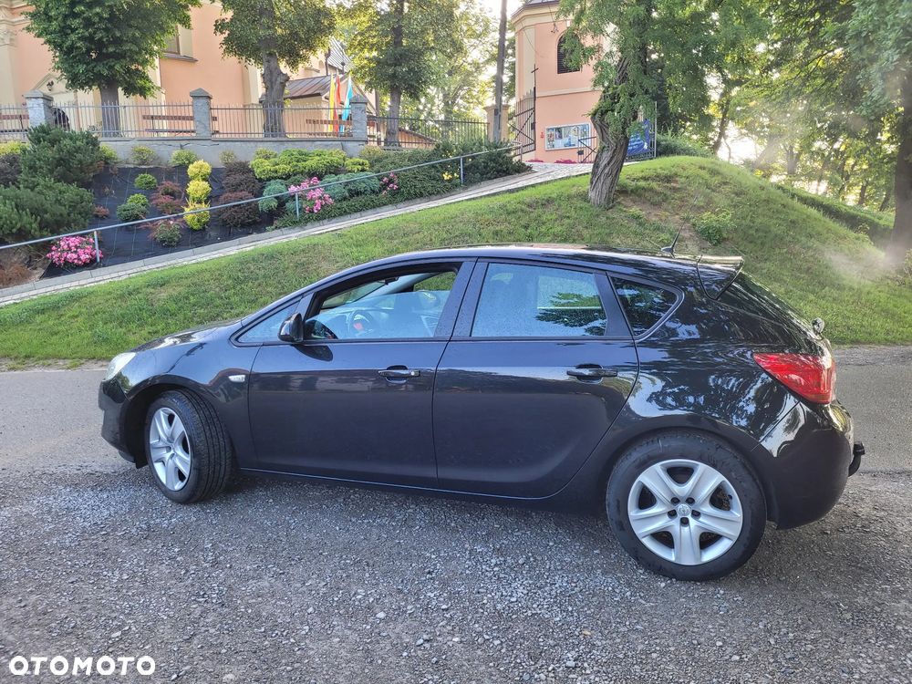 Opel Astra 1.6 Innovation - 31
