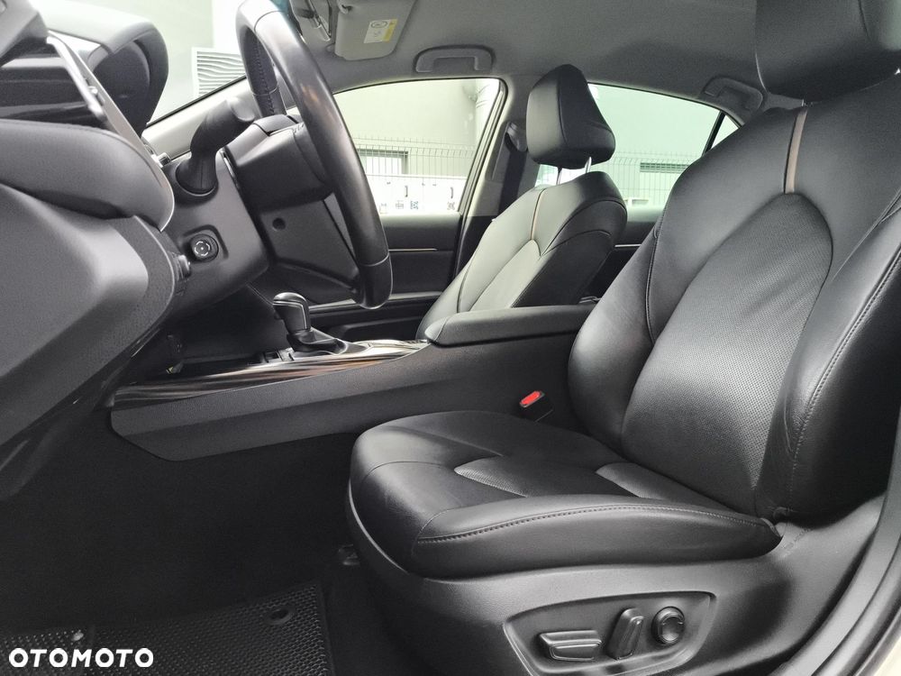 Toyota Camry 2.5 Hybrid Executive CVT - 15