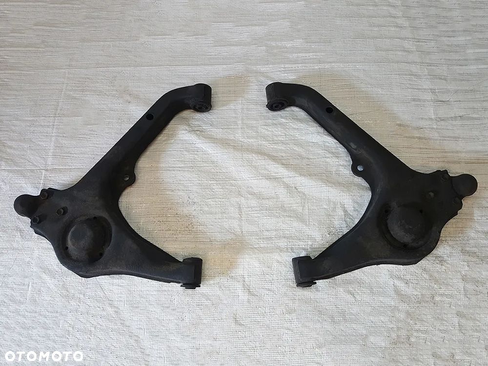 Wahacz przedni lewy/prawy (przód) do Suzuki Vitara I - 1