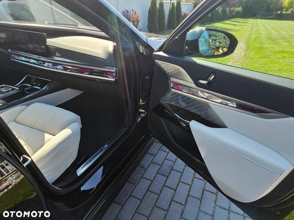 BMW Seria 7 - 25