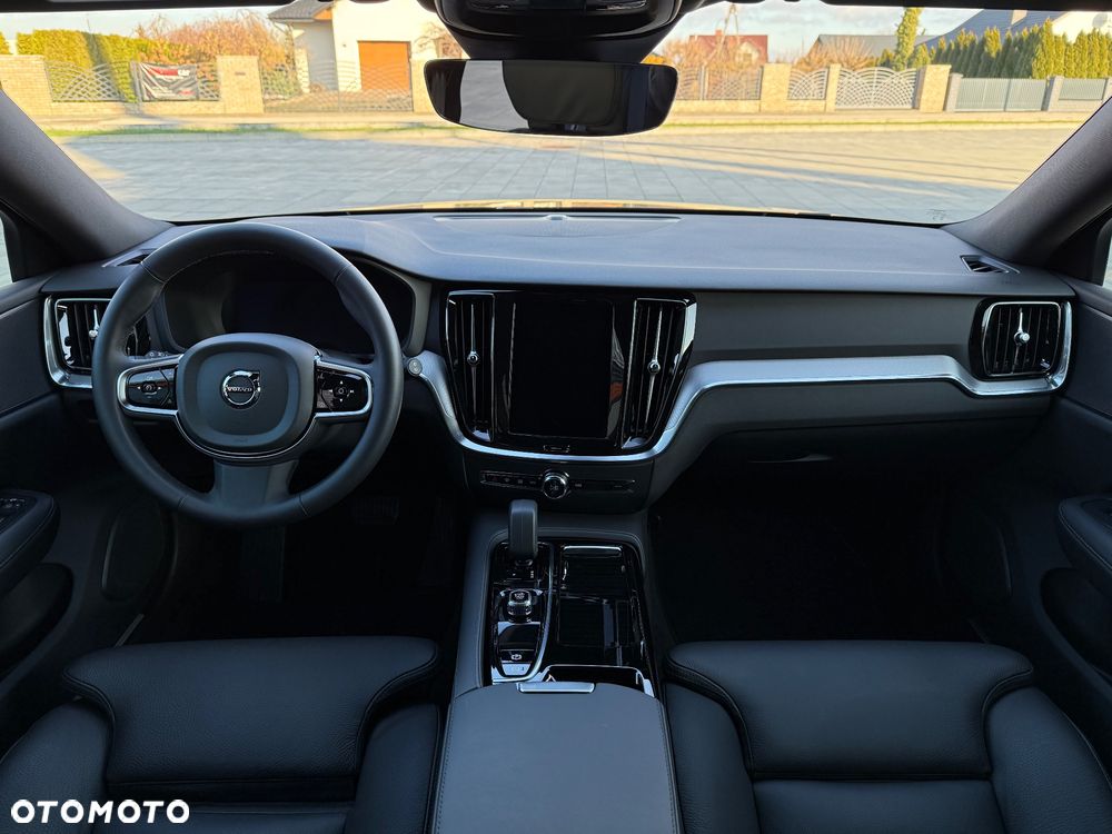 Volvo V60 T6 AWD Plug-In Hybrid Plus Dark - 13