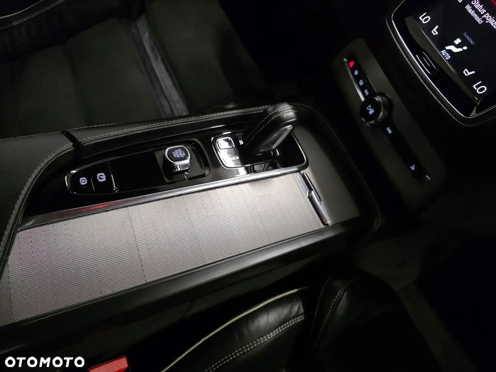 Volvo XC 90 D5 AWD R-Design - 19