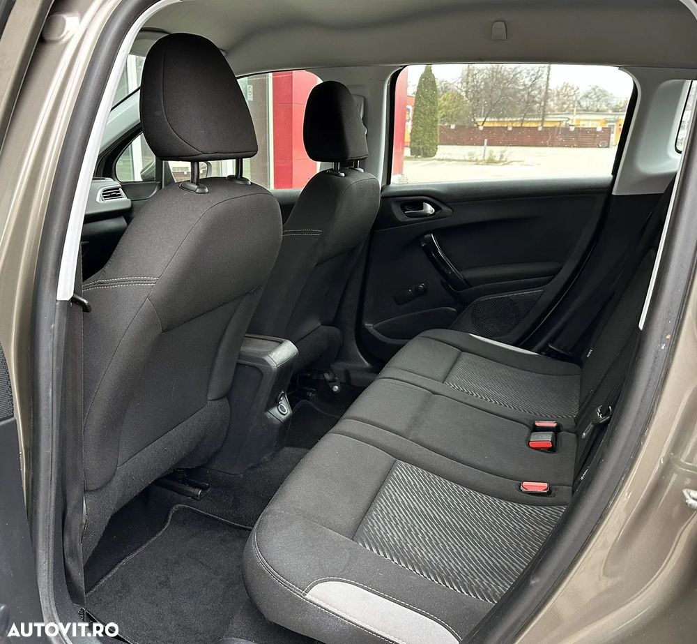 Peugeot 2008 - 18