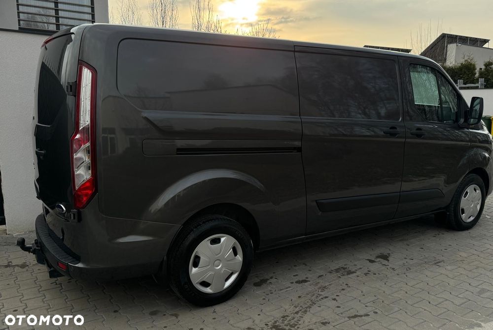 Ford TRANSIT CUSTOM - 9