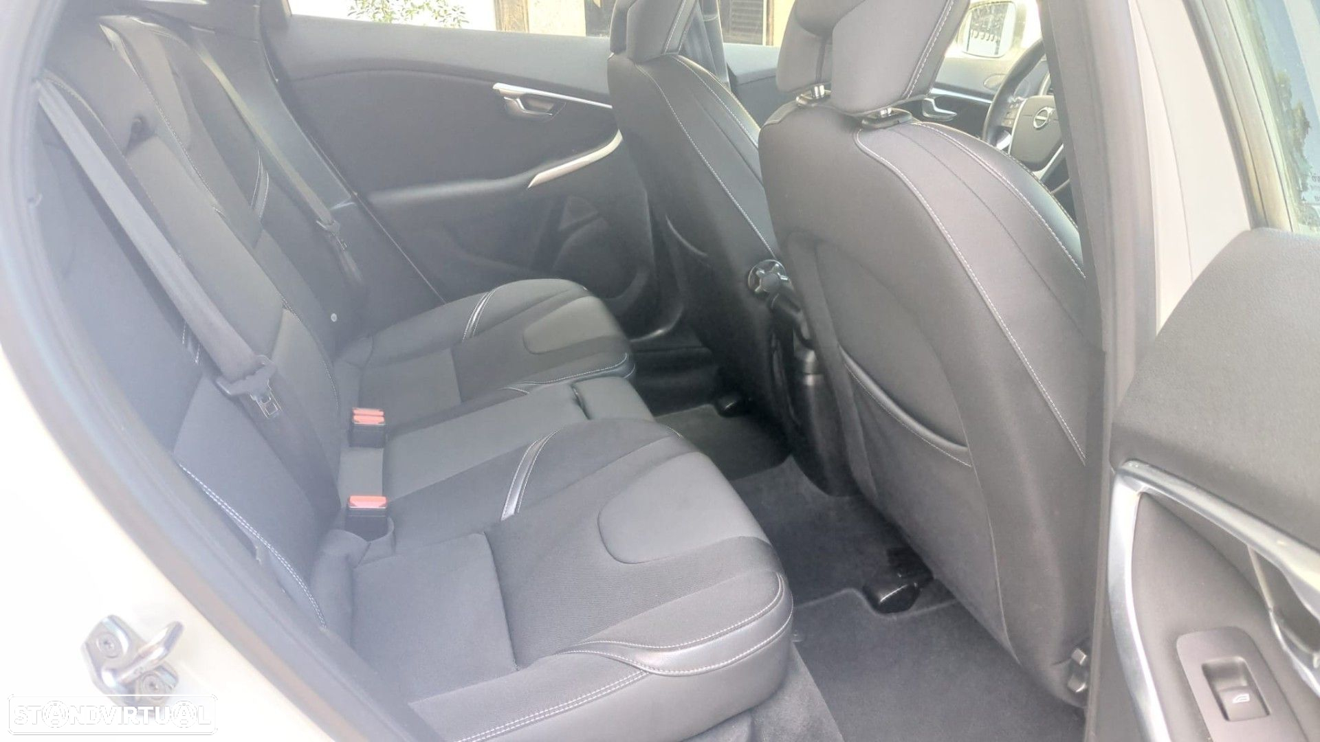 Volvo V40 2.0 D2 Summum - 11