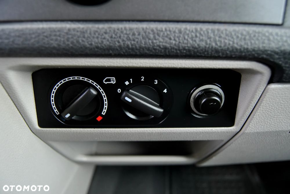 Volkswagen Caravelle L1 Trendline - 28
