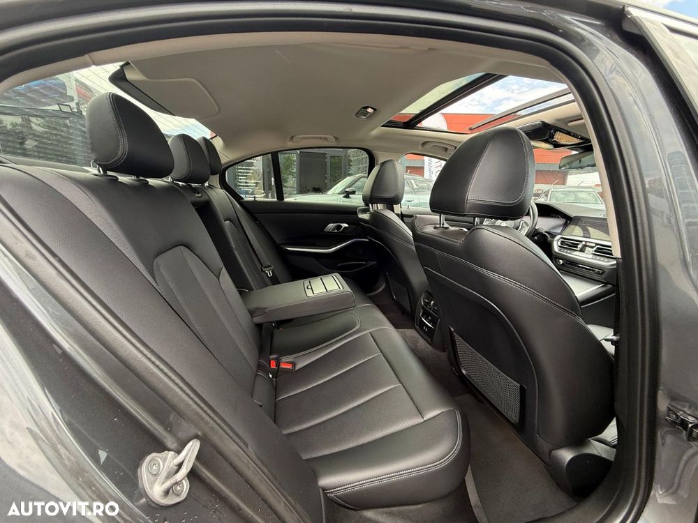 BMW Seria 3 320d xDrive AT Luxury Line - 31