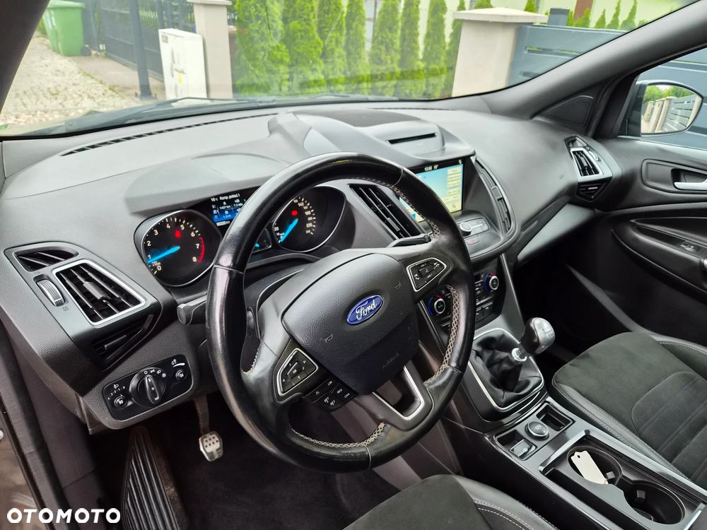 Ford Kuga 1.5 EcoBoost 2x4 ST-Line - 6
