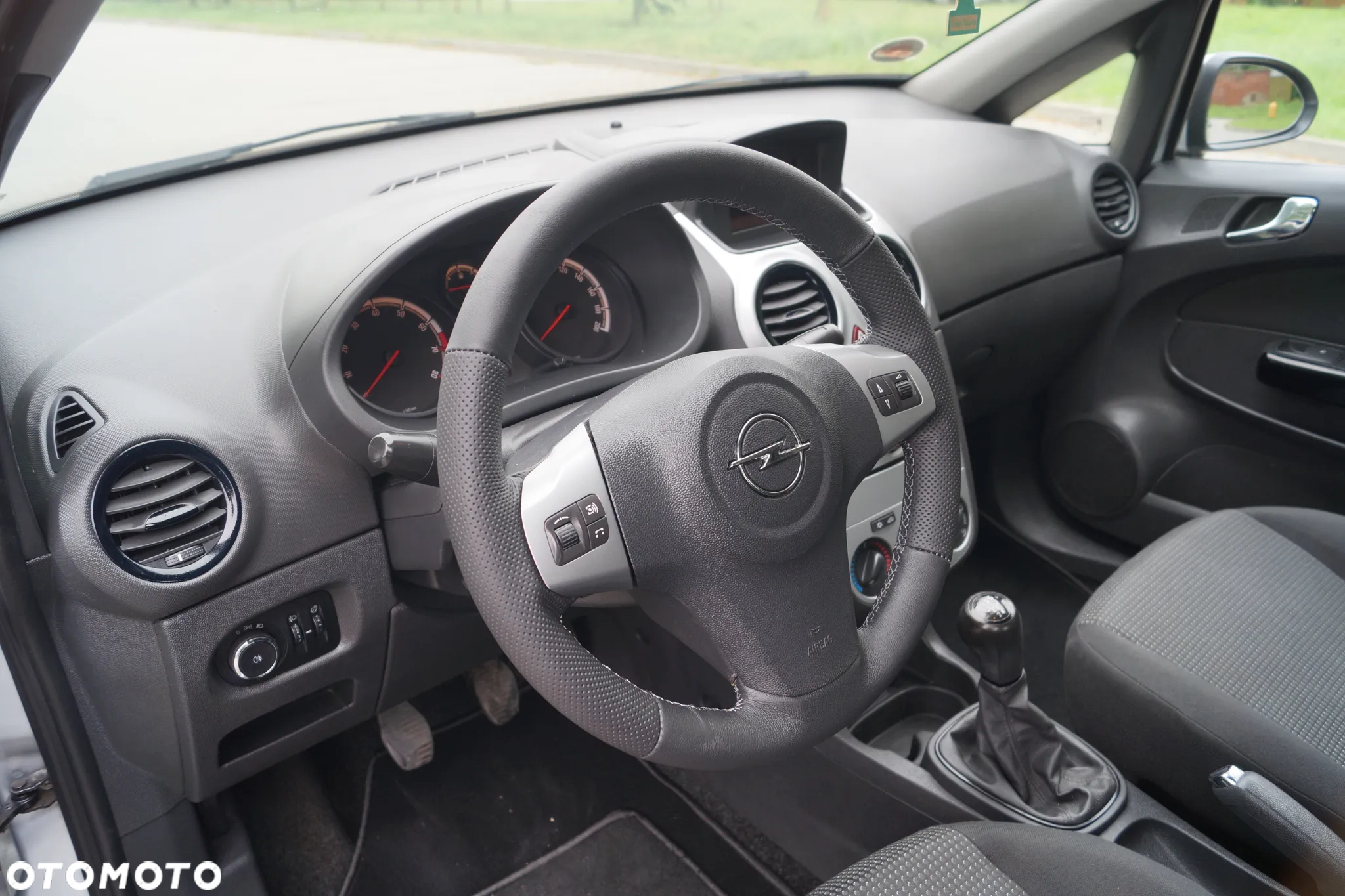 Opel Corsa 1.2 16V Color Edition - 5