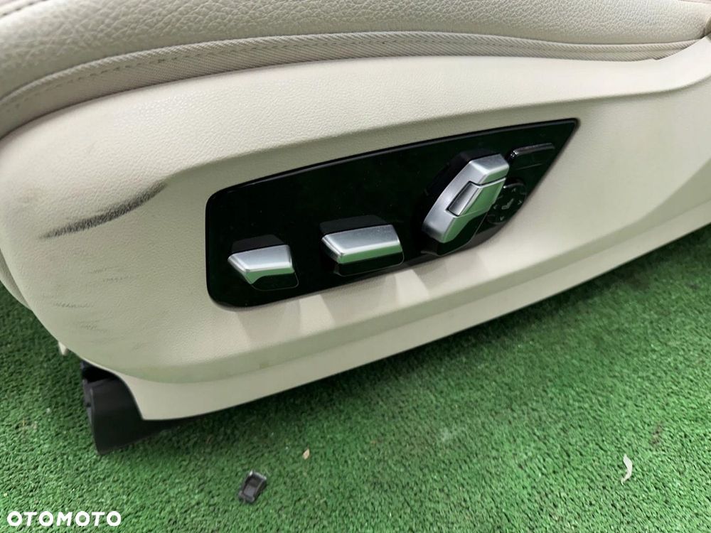 BMW 5 G30 ŚRODEK TAPICERKA FOTELE TUNEL KANAPA BOCZKI SKÓRA HARMAN KARDON - 3
