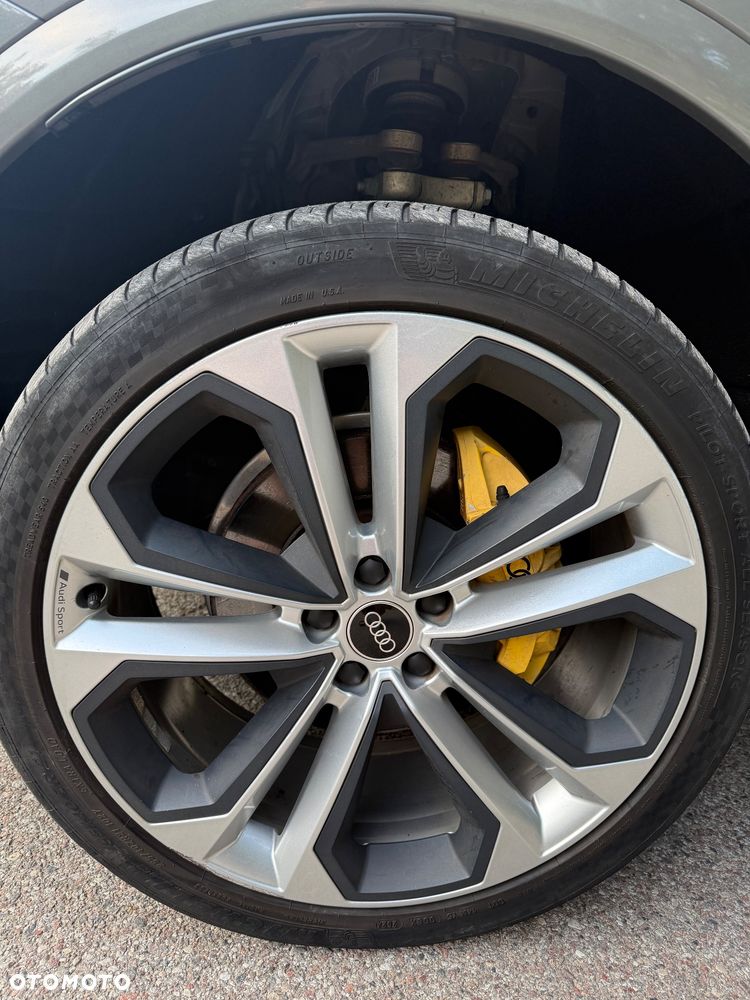 Audi Q5 Sportback TFSI quattro 200 kW S tronic edition one magnesiumgrau - 4
