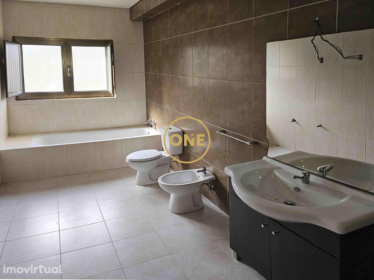 Moradia T4 , Celorico de Basto - RETOMA DE BANCO ! - Grande imagem: 2/14