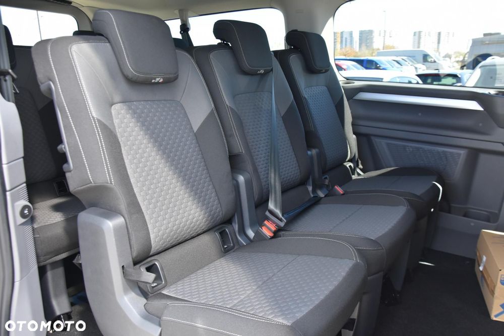 Volkswagen Caravelle - 13