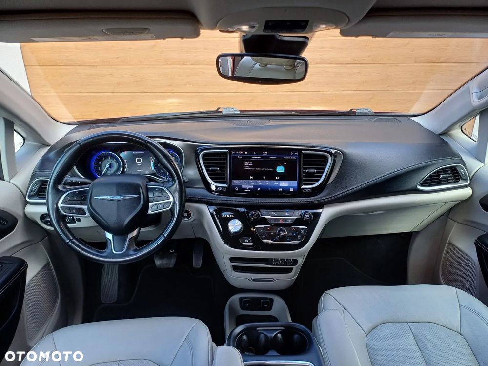 Chrysler Pacifica - 9