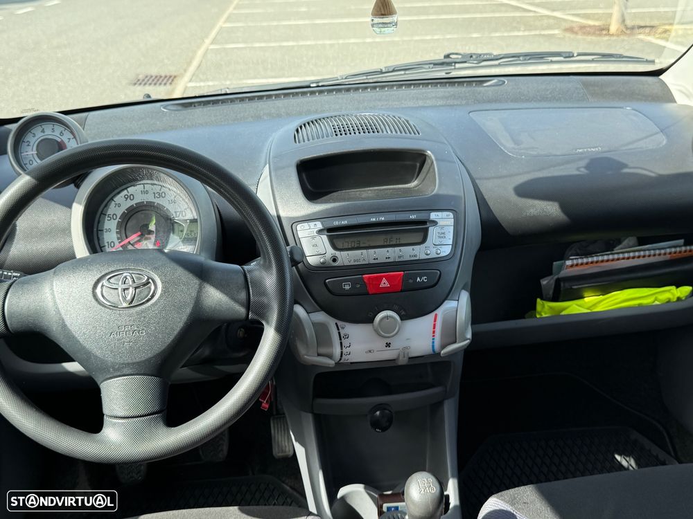 Toyota Aygo 1.0 + AC - 8