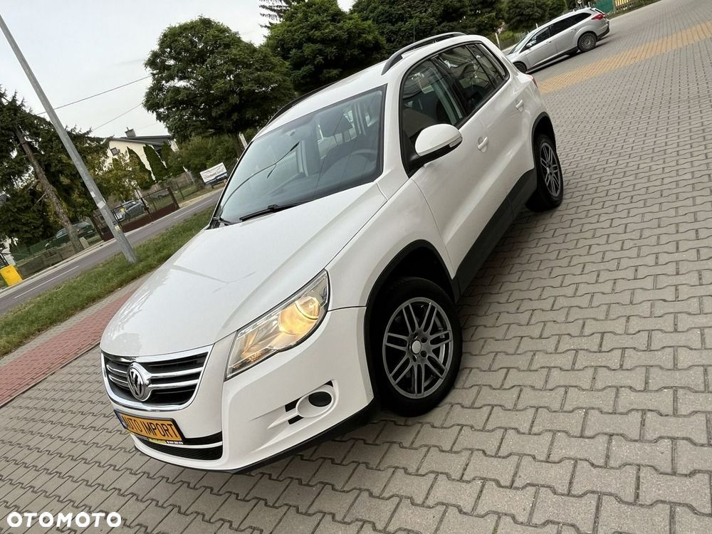 Volkswagen Tiguan - 1