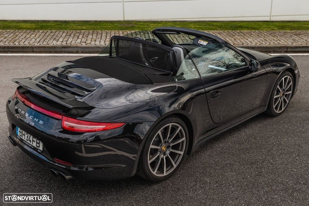 Porsche 911 (991) Carrera 4 Cabriolet PDK Black Edition - 12