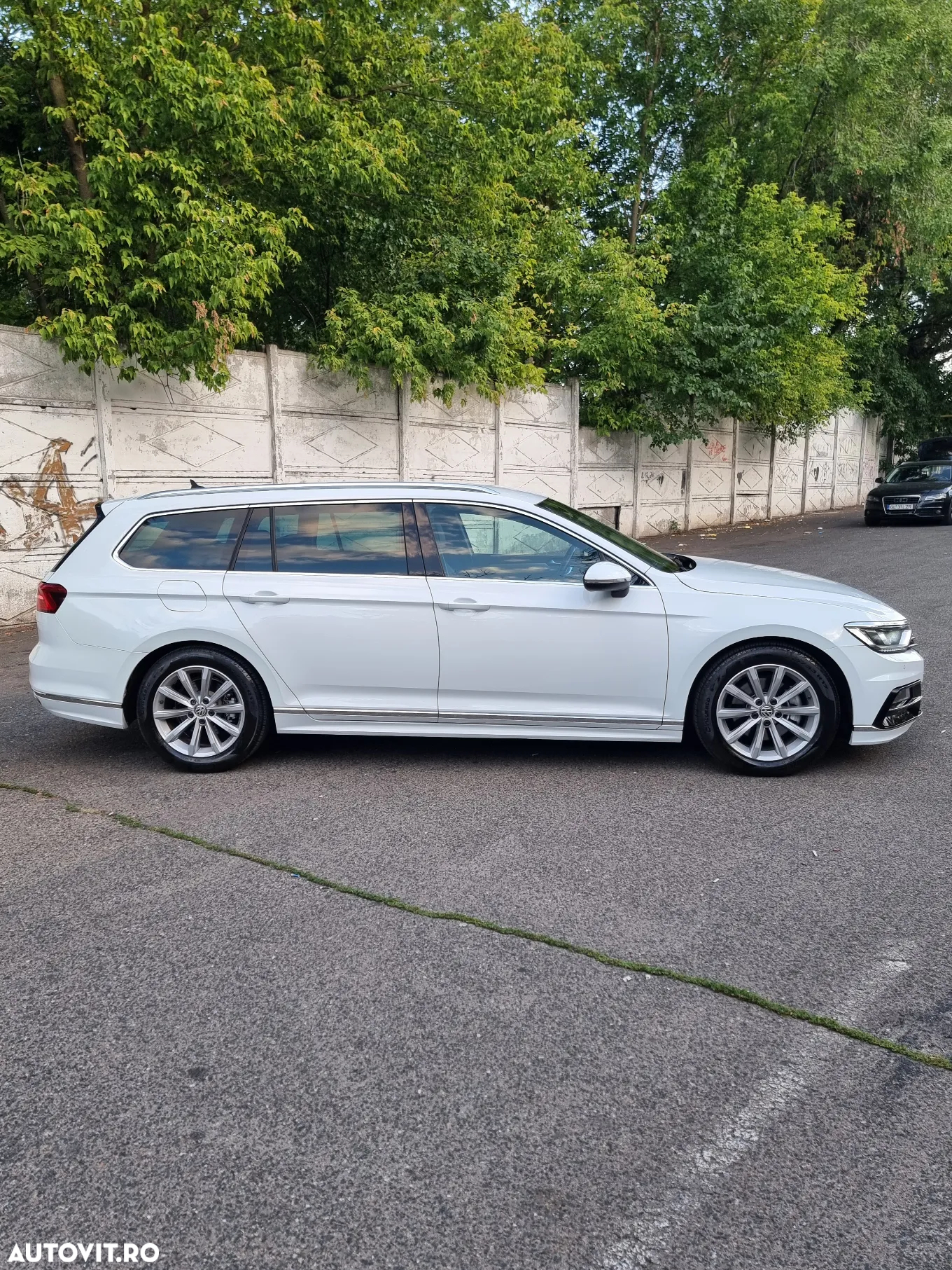 Volkswagen Passat Variant 2.0 TDI R Executive - 3