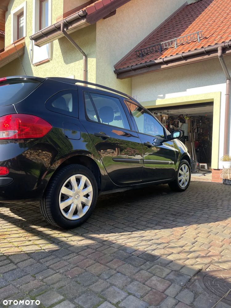 Renault Clio - 2