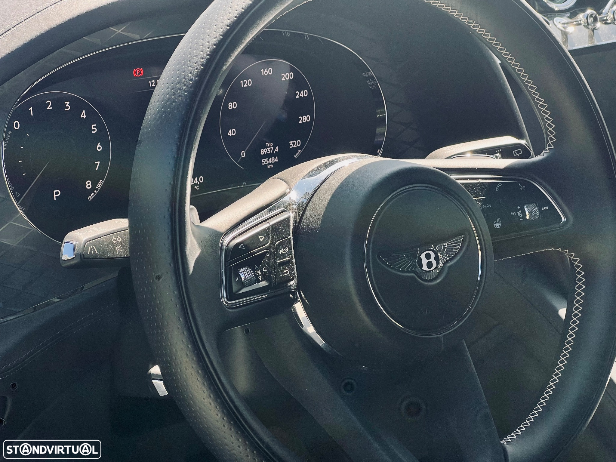 Bentley Bentayga - 12