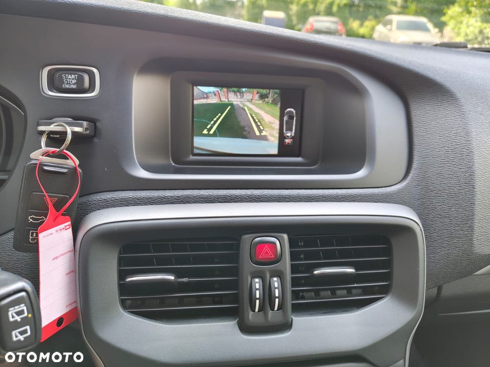 Volvo V40 D2 Momentum - 25