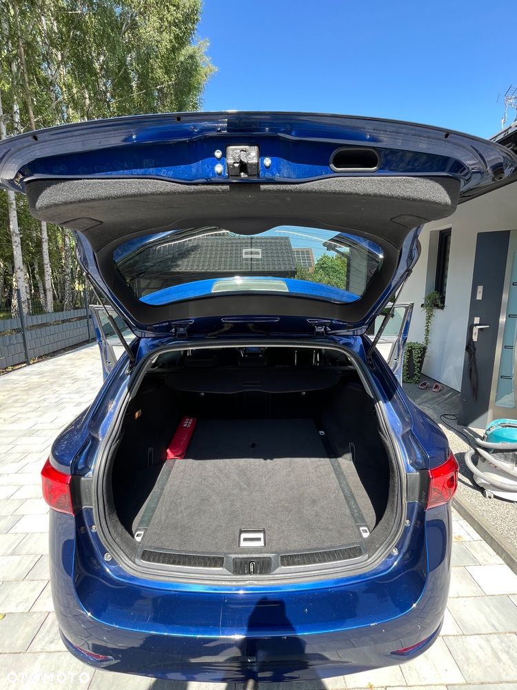 Toyota Avensis - 5
