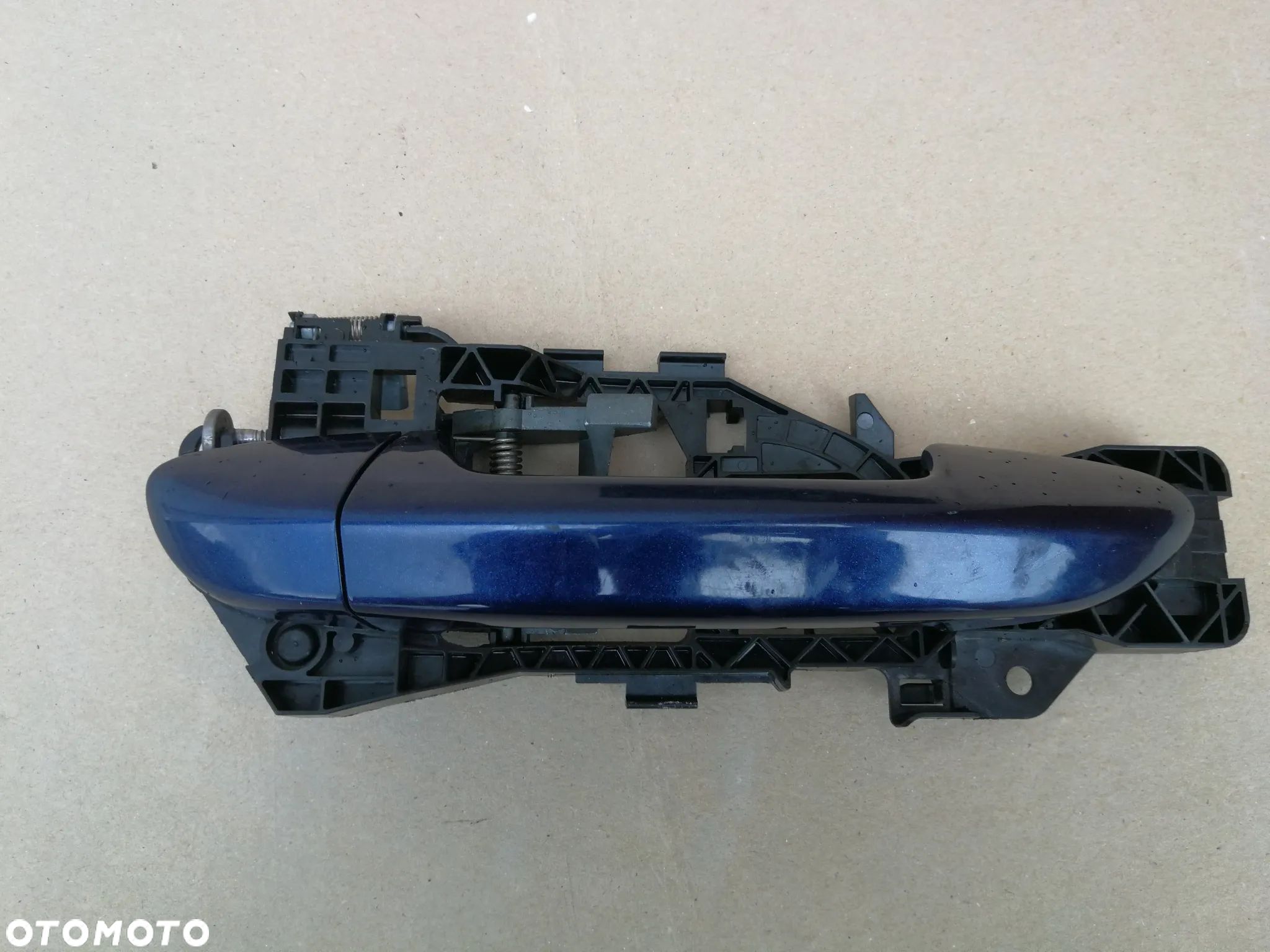 Passat B6 LD5Q klamka drzwi prawa prawy tył - 1