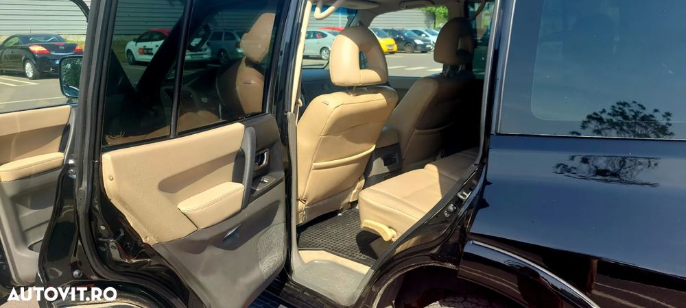 Mitsubishi Pajero - 5