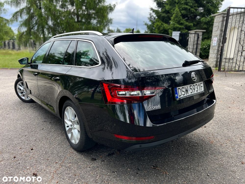 Skoda Superb 2.0 TDI DSG Style - 4