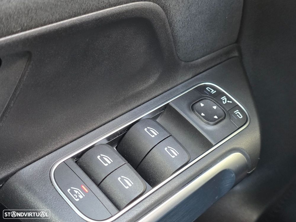 Mercedes-Benz GLB 200 d AMG Line - 30