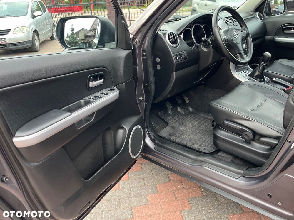Suzuki Grand Vitara 1.9 DDiS Premium EU5 - 7