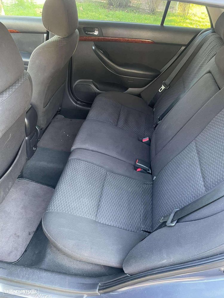 Toyota Avensis SW 2.0 D-4D Sol - 8