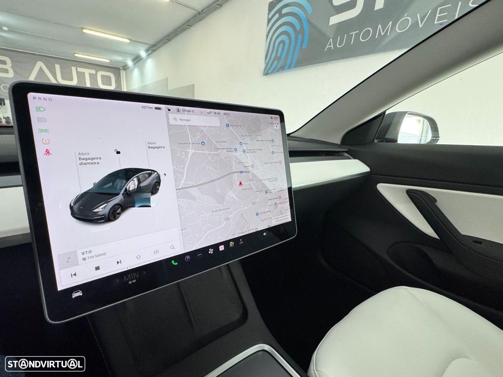 Tesla Model 3 - 8