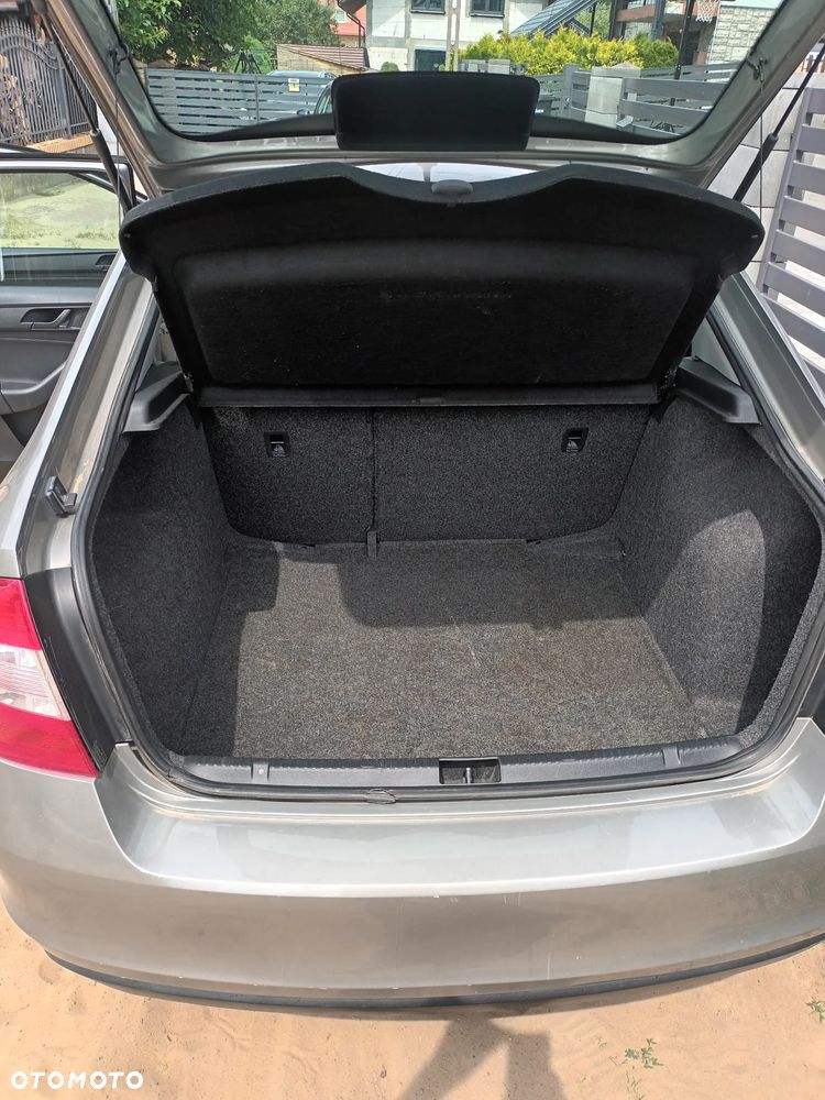 Skoda RAPID 1.2 TSI Active Max DSG - 8