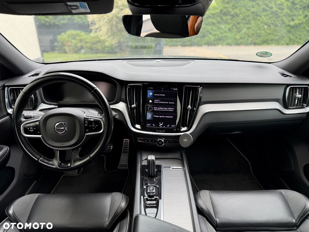 Volvo V60 B4 B R-Design - 8