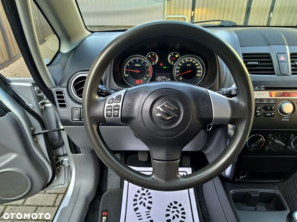 Suzuki SX4 1.6 Comfort 4WD - 17