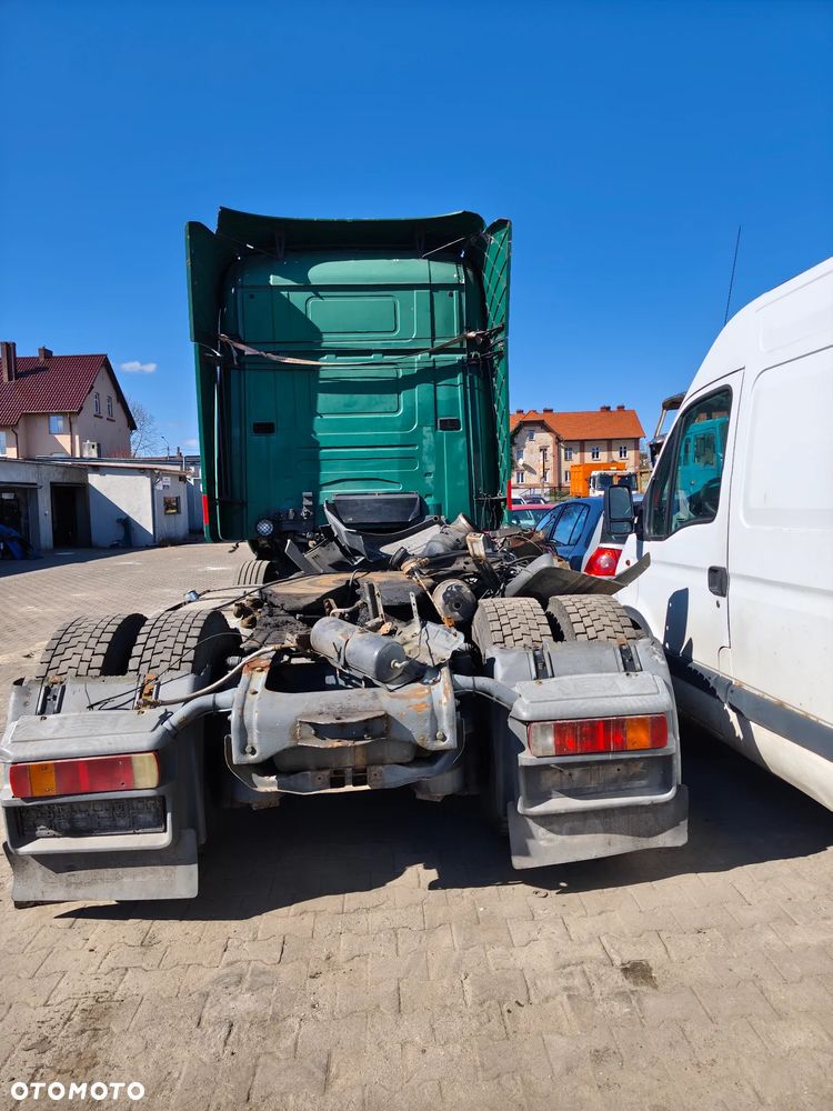 SCANIA R114 na części z 2002 r. silnik skrzynia koło chłodnica lampa szyba drzwi itp - 4